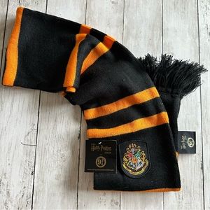 NEW WITH TAGS HARRY POTTER SHOP 9 3/4 LONDON HOGWARTS SCARF BLACK ORANGE